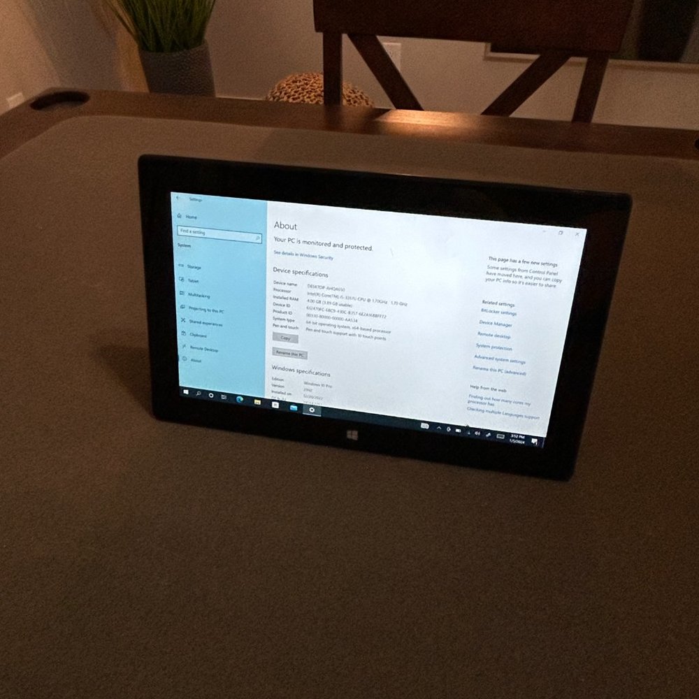 Windows Surface Pro Gen 1 - Picture 3 of 9